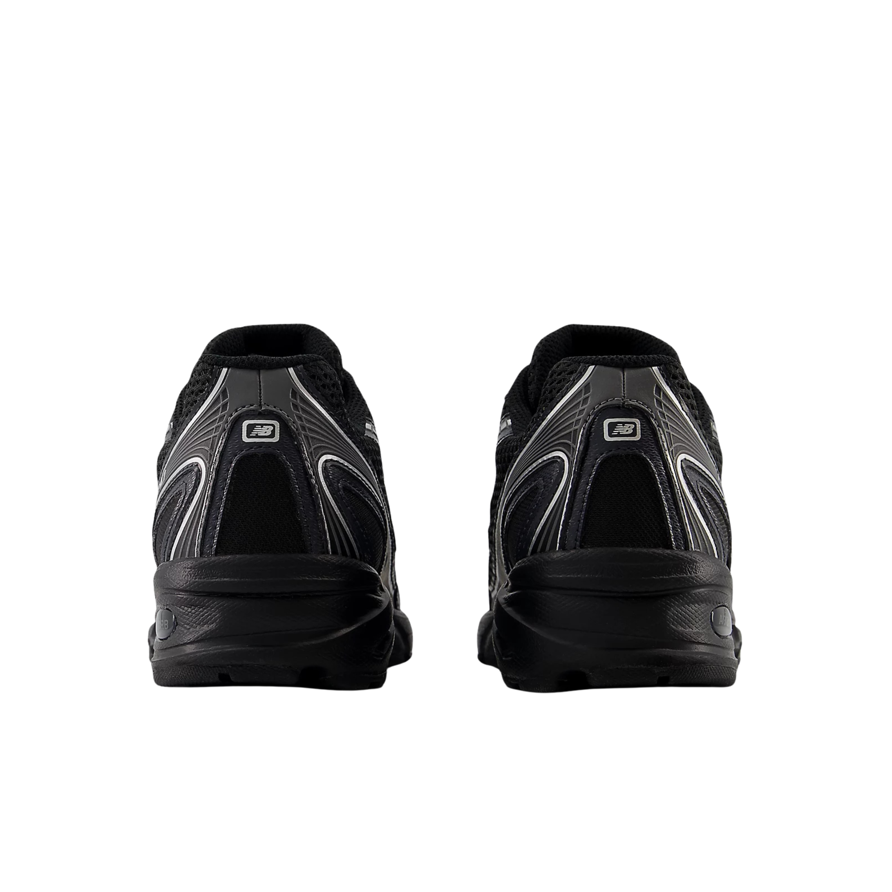 New Balance Women 740 - Black Silver Metallic