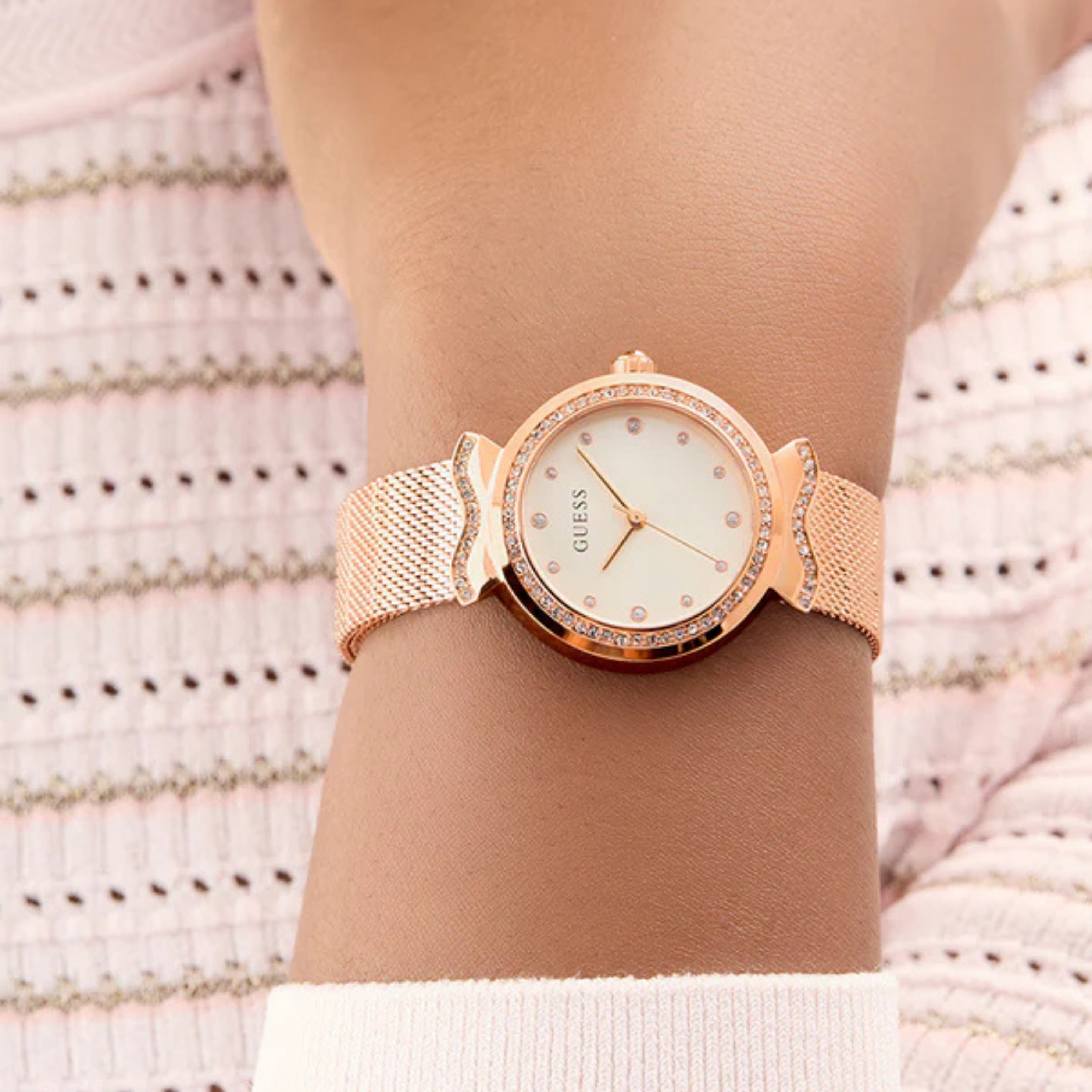 Guess Women Rose Gold Tone Analog Watch GW0866L3 - Rose Gold