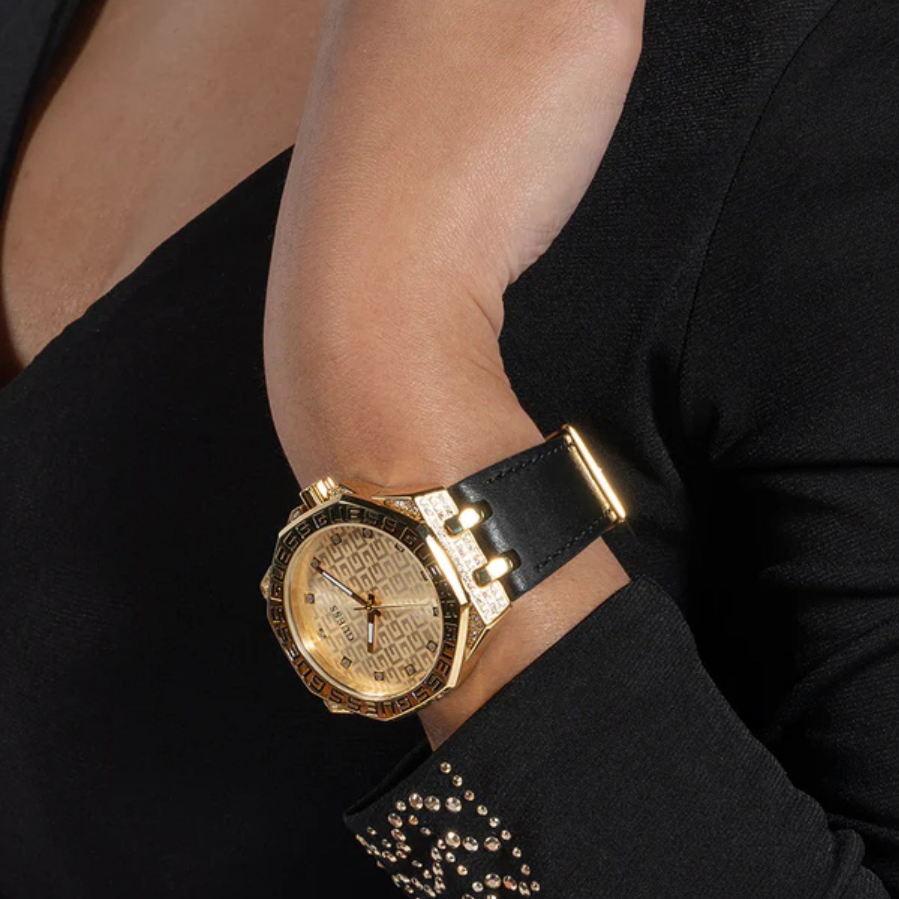 Guess Women Black Gold Tone Analog Watch - Black Gold