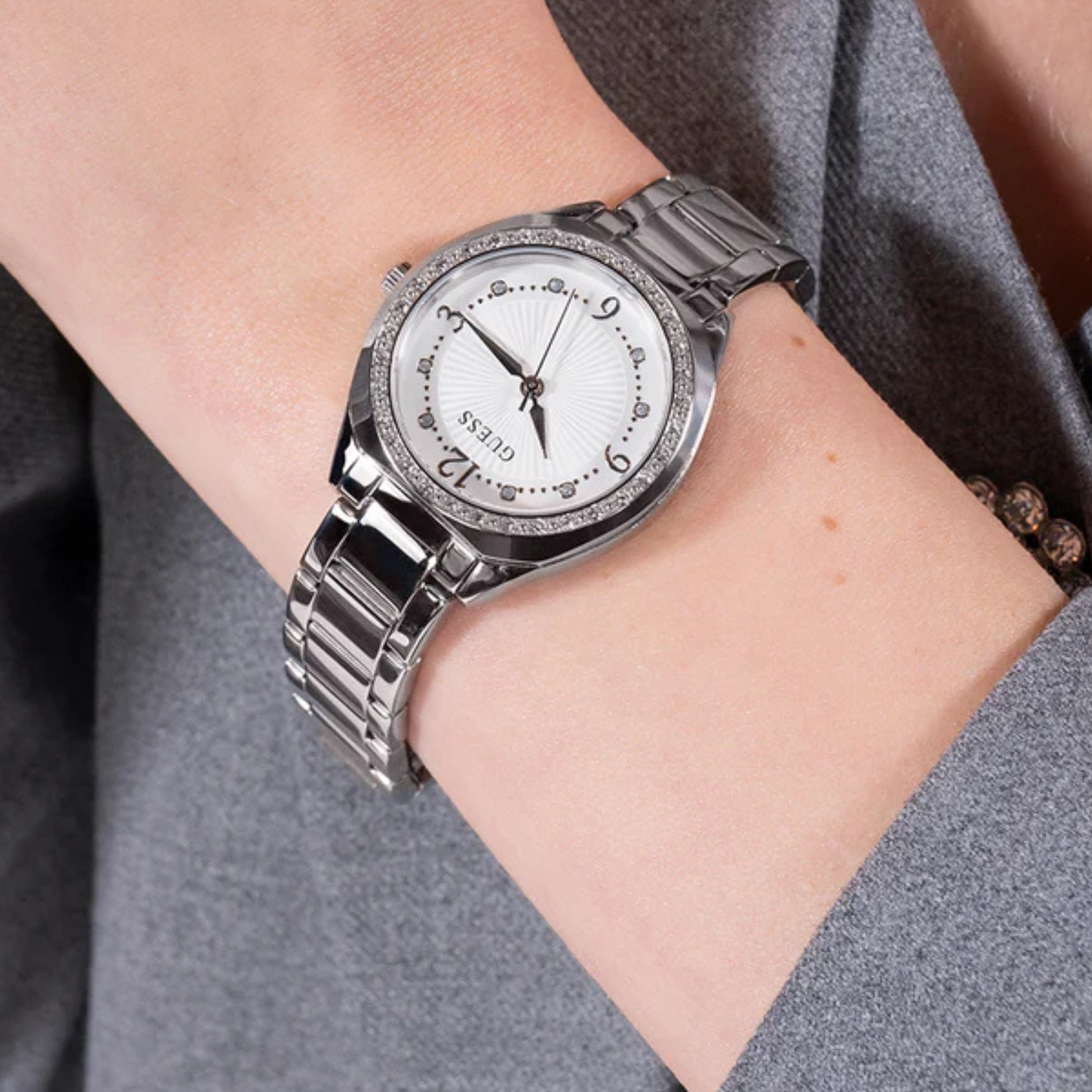 Guess Women Silver Tone Analog Watch GW0767L1 - Silver