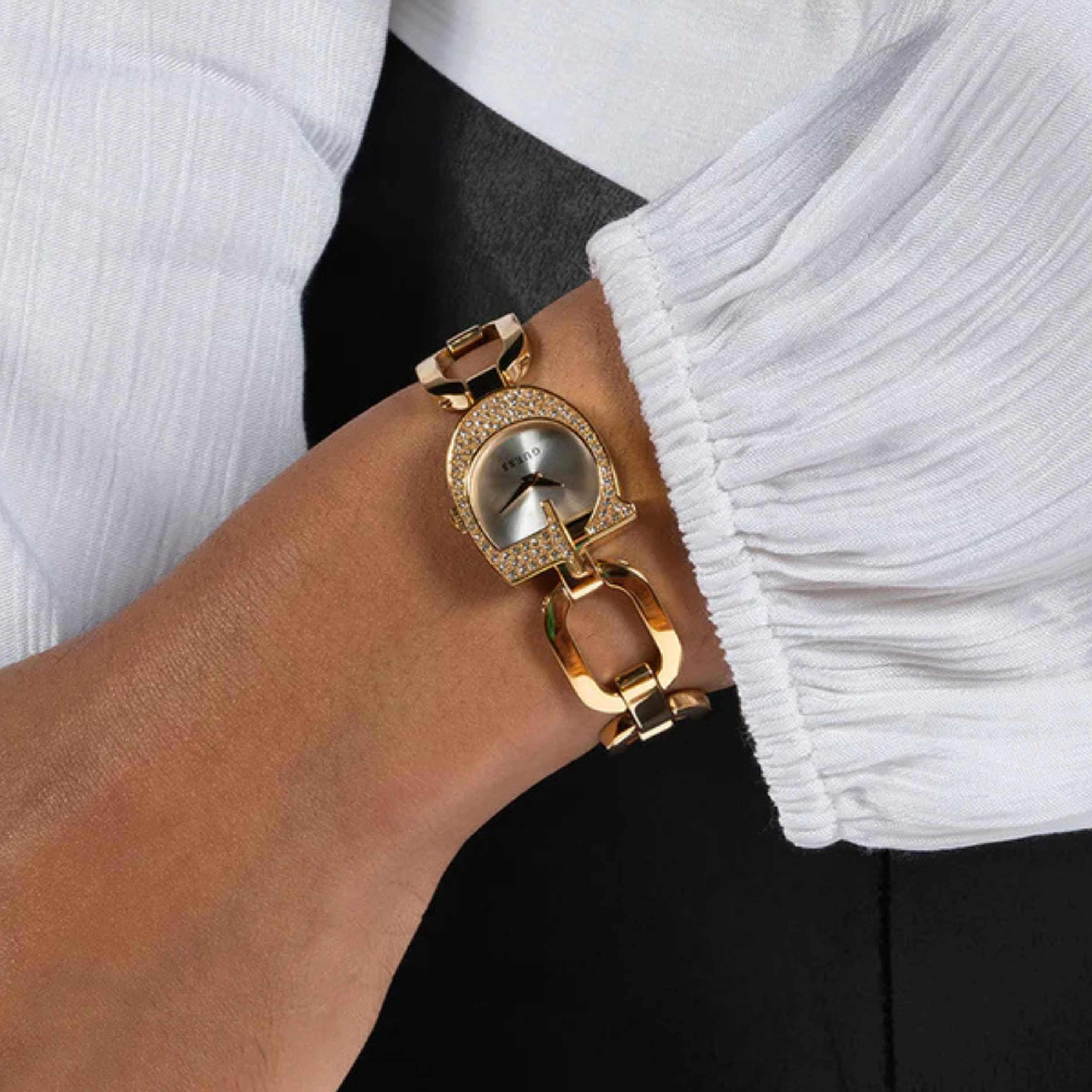 Guess Women Gold Tone Analog Watch GW0683L2 - Gold